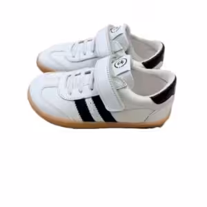 Deportiva Respetuosa Blanca con Raya Negra Chetto